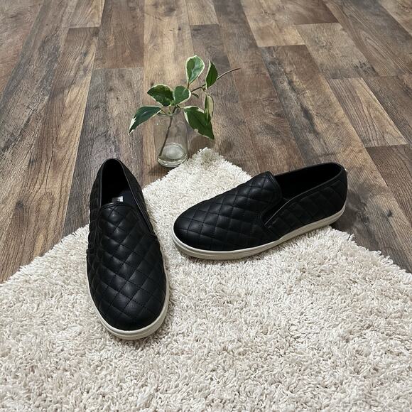 Steve Madden Size 9 Wide Black Faux Leather Quilted Slip On Ecentcqw Sneakers - Picture 1 of 6
